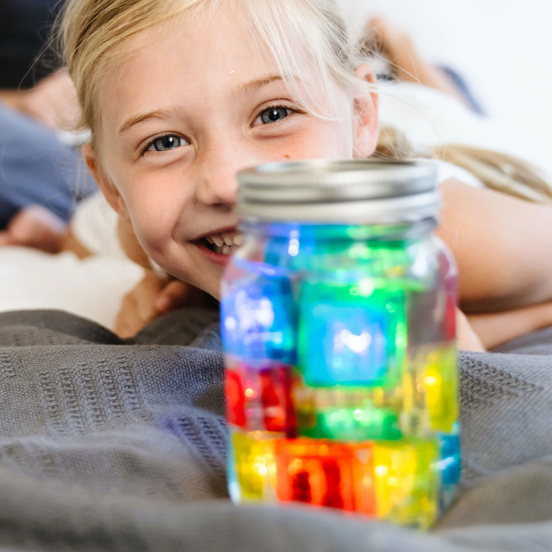 Glo Pals - Light-Up Party Pal Cubes 4-Pack, photo 4 of 4